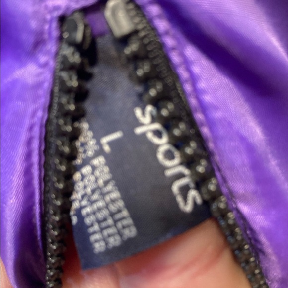 REVERSIBLE QUILTED PUFFER VEST SIZE LARGE - Picture 8 of 10